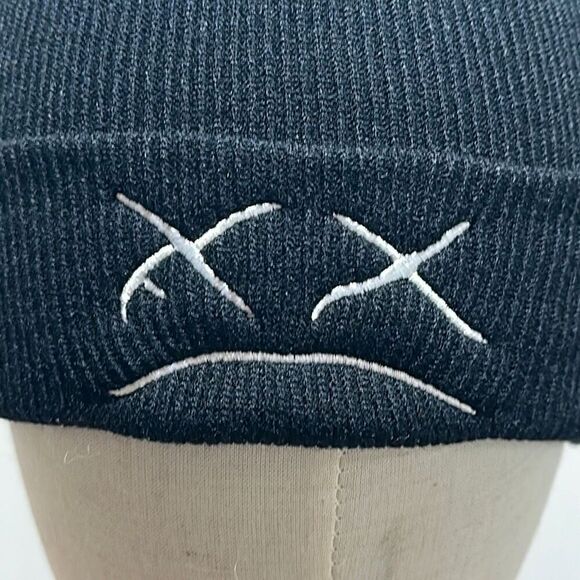 Brand New!! Sad/dead face beanie - Picture 5 of 6